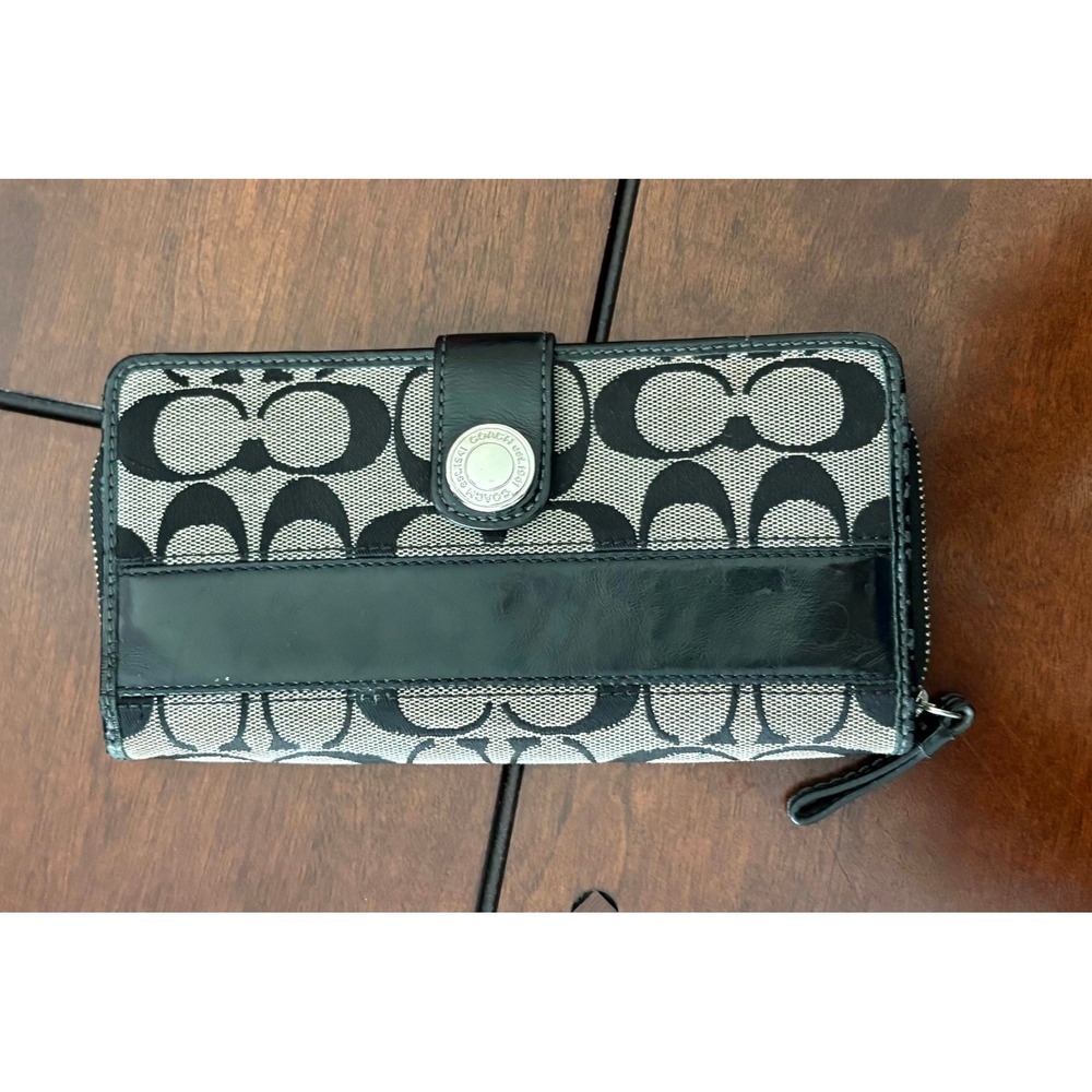 Coach Signature C  Jacquard Zip Around Wallet Y2K Designer Retro Preppy Coquette